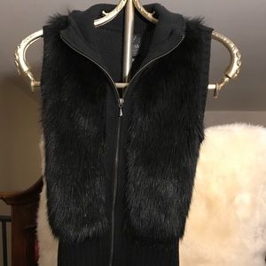 Gorgeous Guess Fur Zip up vest sz S